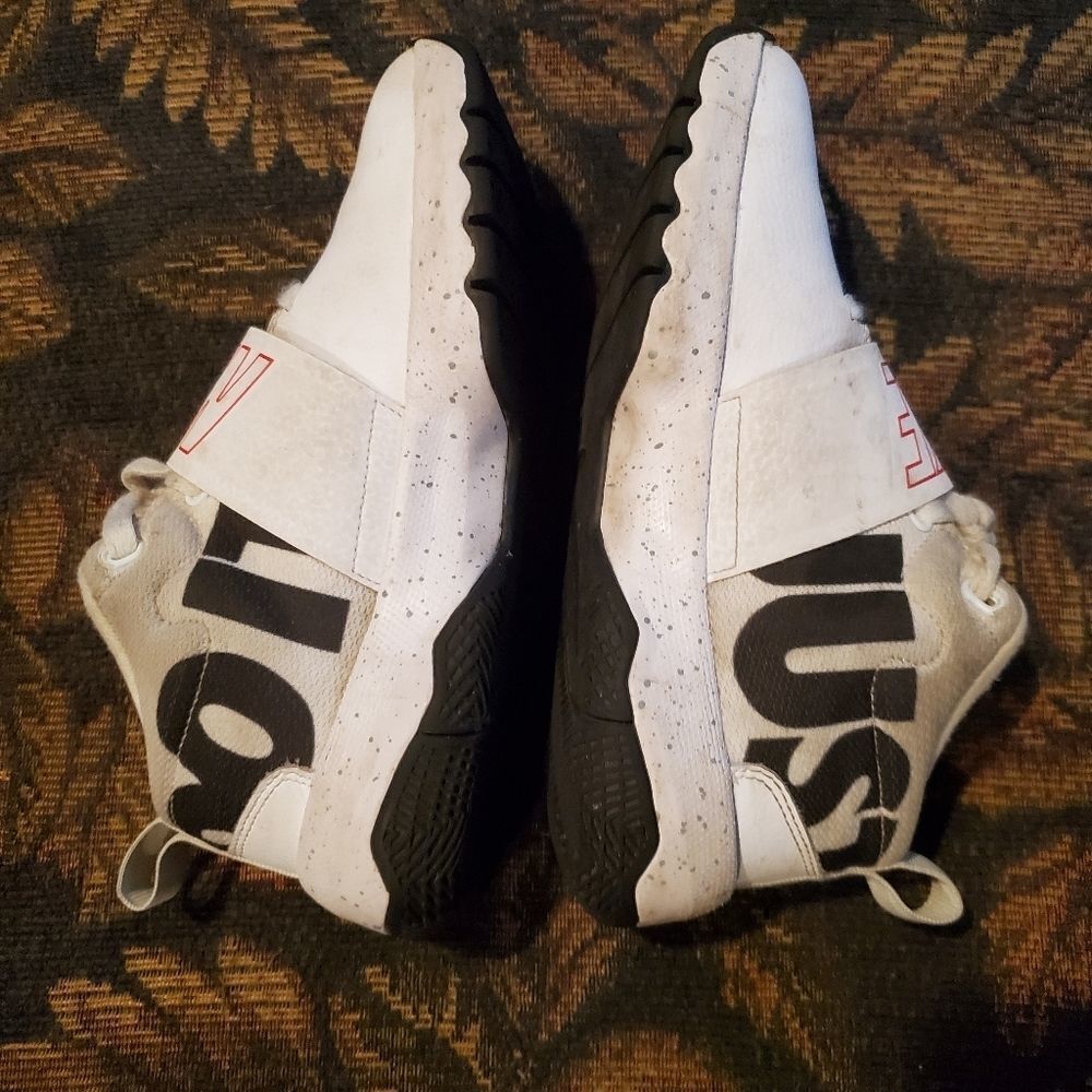 Nike Team Hustle D 8 JDI  Size 3.5Y/22.5 - Picture 3 of 6